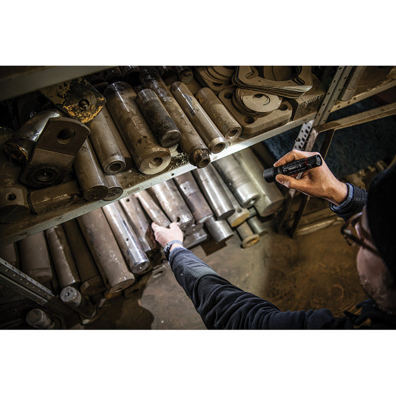 Coast XP9R Flashlight