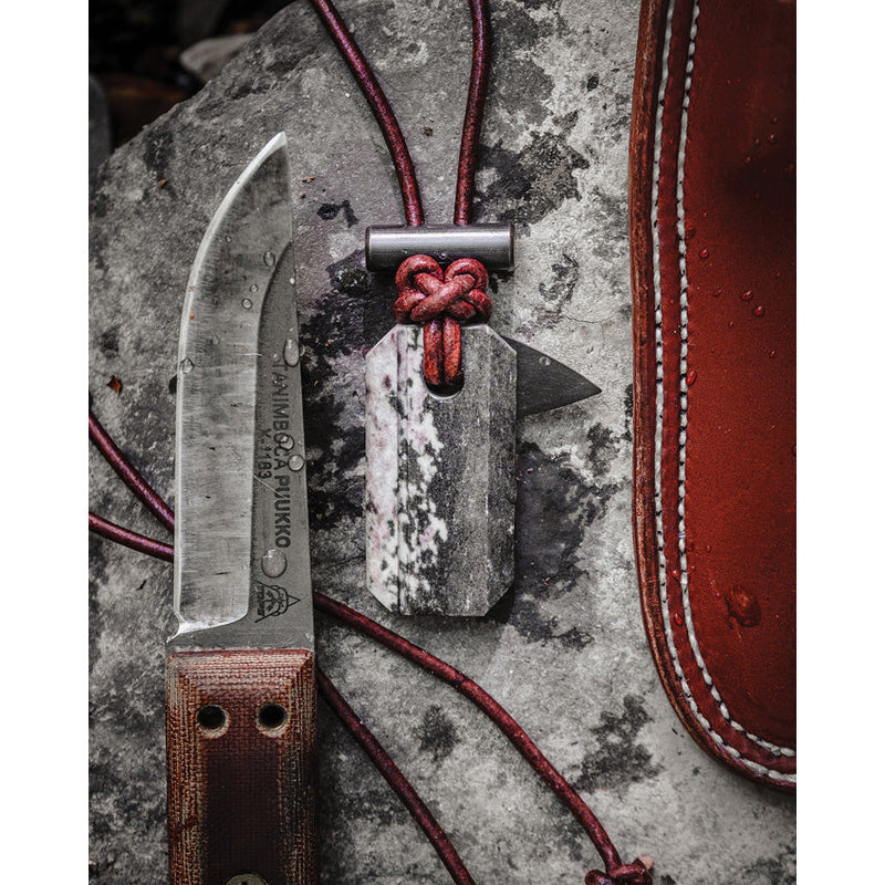 Wazoo Survival Gear Viking Spark Necklace Black